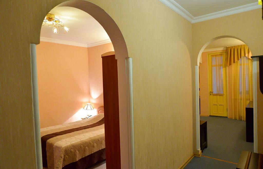Hotel Old Town Кутаїсі Номер фото