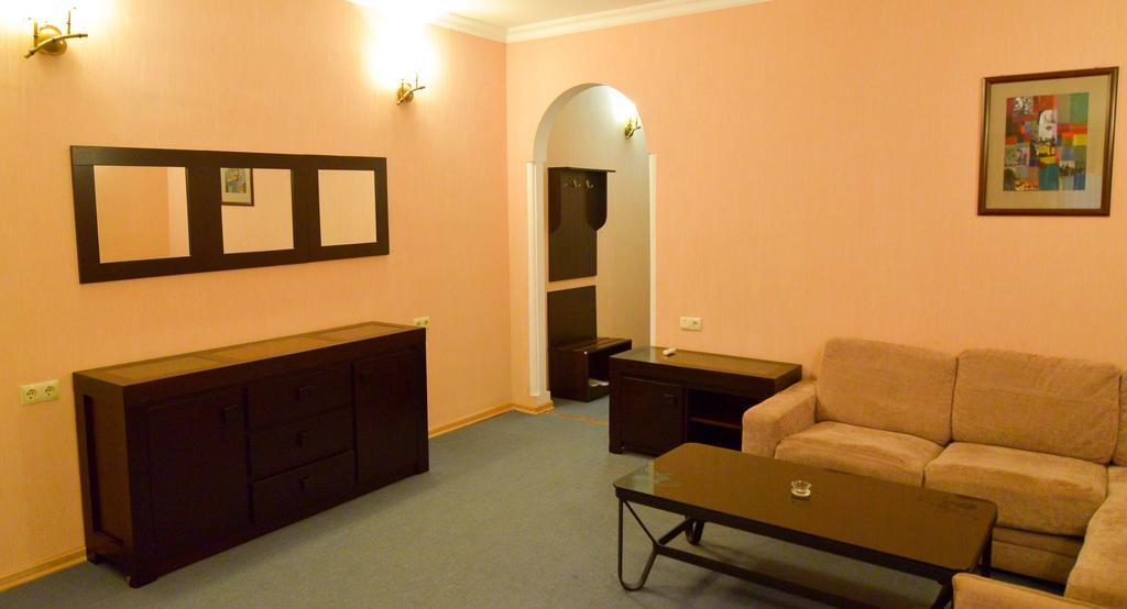 Hotel Old Town Кутаїсі Номер фото