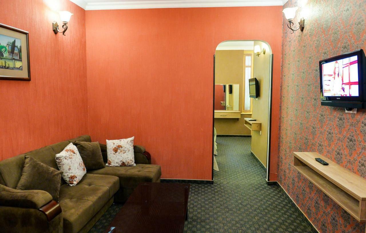 Hotel Old Town Кутаїсі Екстер'єр фото