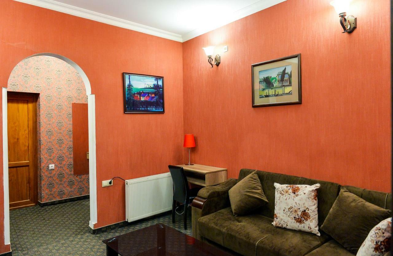 Hotel Old Town Кутаїсі Екстер'єр фото